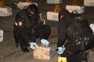 161102-narcolancha