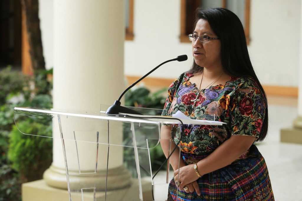Ministra de trabajo acciona contra antejuicio 1 170106 ana lucrecia teleguario