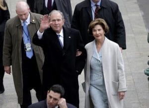 Trump: "Estamos quitándole el poder a Washington DC para devolvérselo al pueblo" 7 170120 Donald Trump posesión8