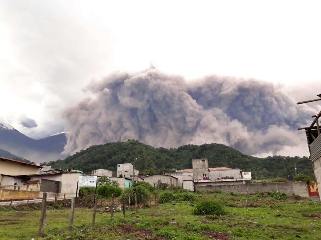 Volcán de Fuego incrementa actividad y lanza ceniza 1 170505volcan