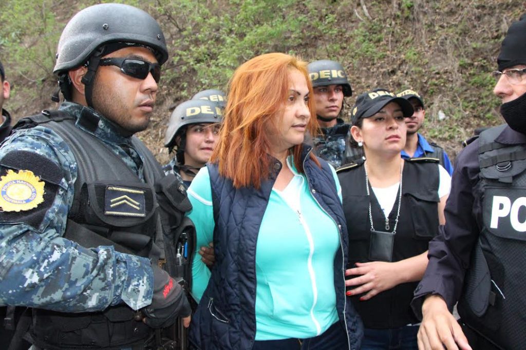 170526 La Patrona narco