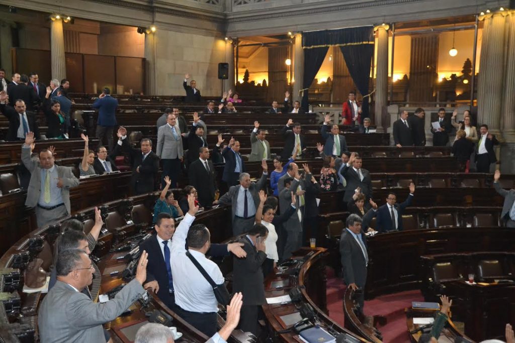 170608 diputados quieren bono 14 y aguinaldo