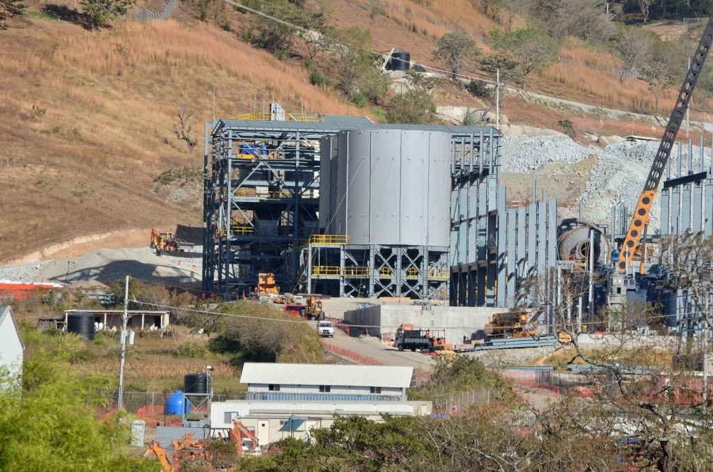 Proveedores de minera San Rafael accionan contra cierre 1 170705 minera san rafael
