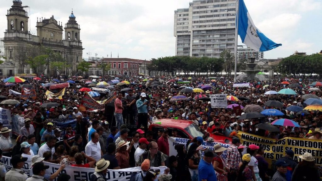Vendedores de La Terminal alzan la voz: ¡Ya basta de tanto bloqueo! 1 180502 VENDEDORES LA TERMINAL