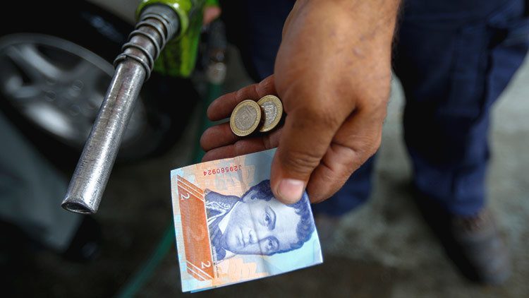 Venezuela aumenta la gasolina