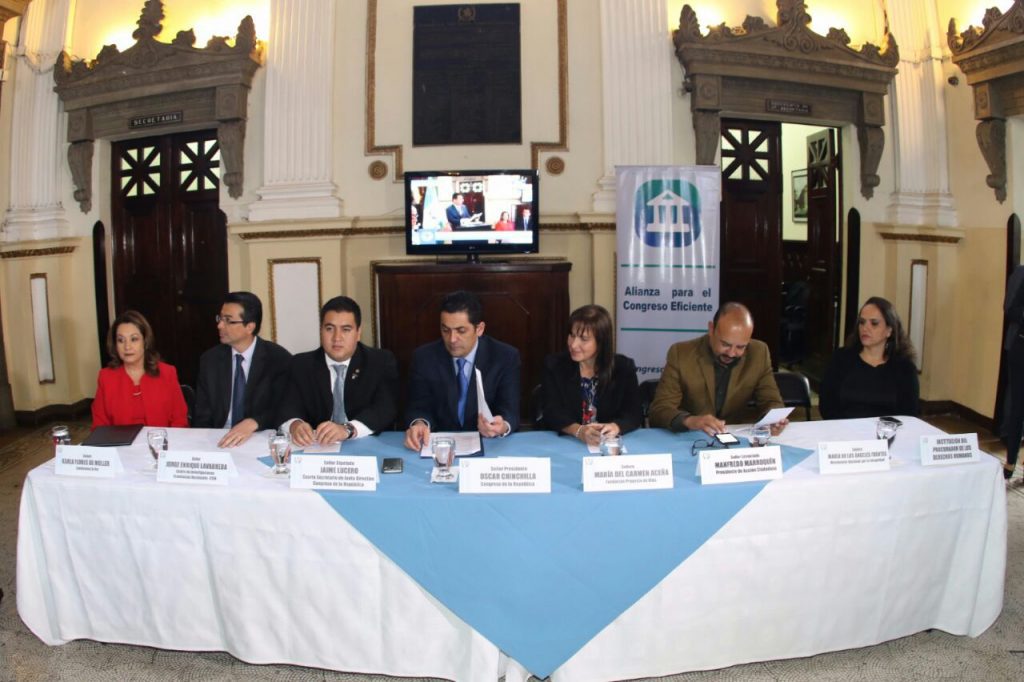 Firman Convenio para un Congreso más eficiente 1 Junta Directiva del Congreso