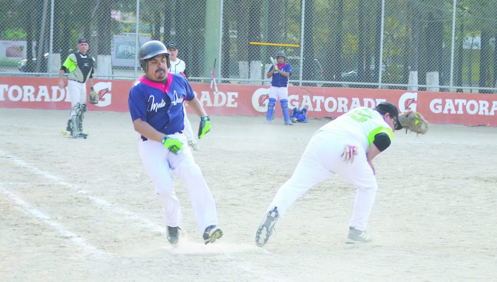 Tellioz derrota a Medio Azules 1 Softbol