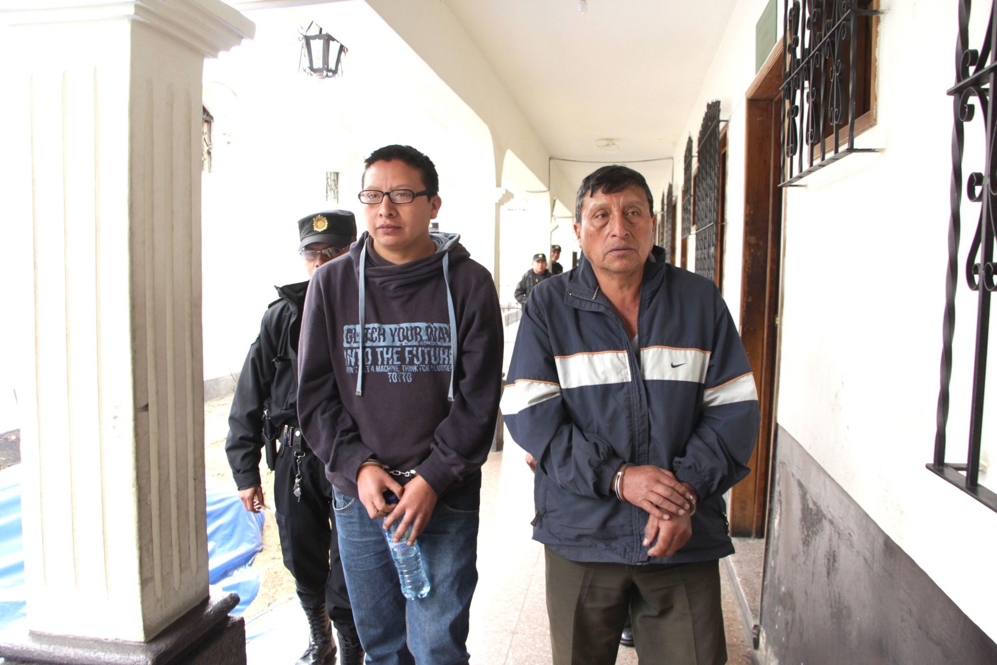 20170317Capturan a perdedores a la alcaldía 1