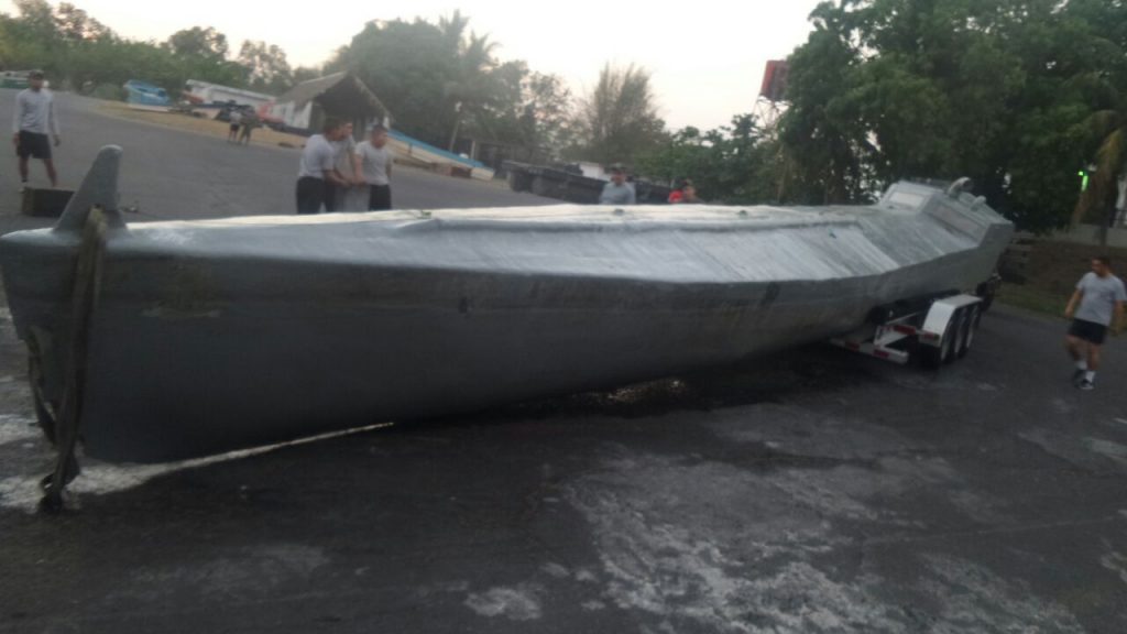 Encuentran sumergible abandonado en aguas del Pacífico 1 20172204 submarino artesanal