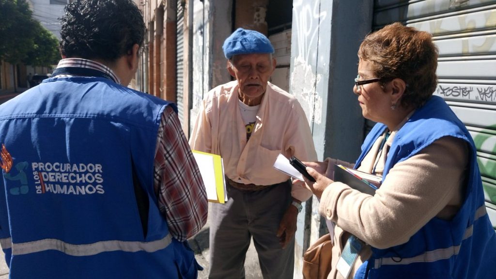 Juez ordena retirar a ancianos que manifestaban frente al Congreso 1 251611ancianos