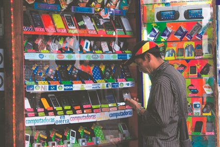Suspenden 2 millones de líneas celulares