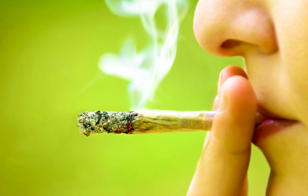 Baja la edad de consumidores de drogas 1 COMSUMO DE DROGAS