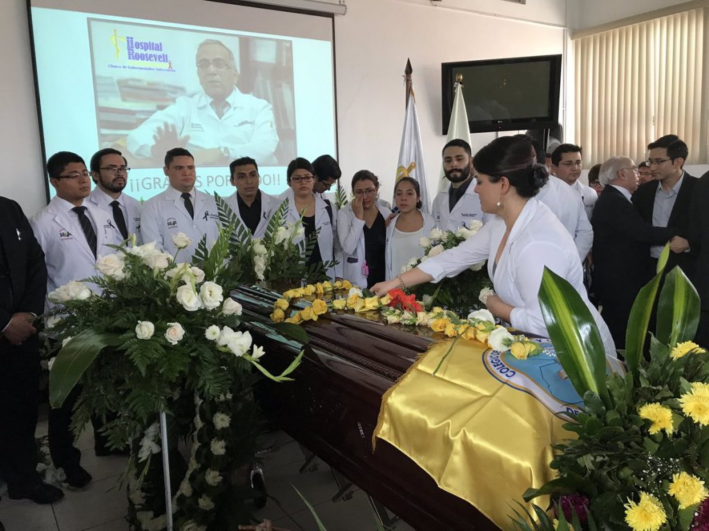20170525homenajeCarlos