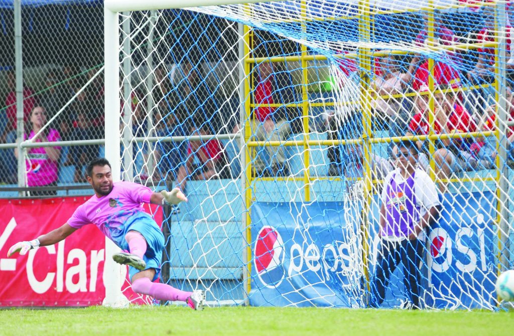 Rojos se llevan un punto