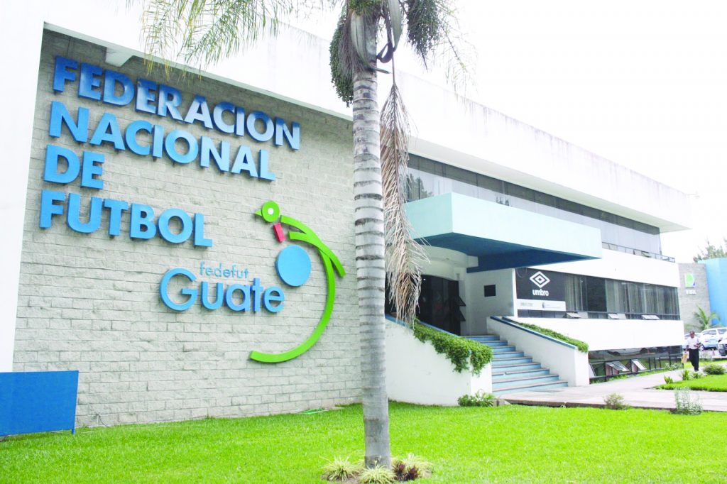 Por intereses mezquinos