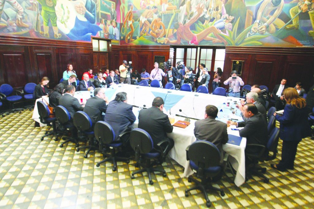 Presupuestan Q300 millones para consult