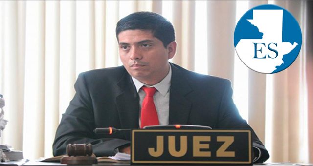 Juez Mynor Moto se postula como candidato de la Corte de Constitucionalidad de Guatemala