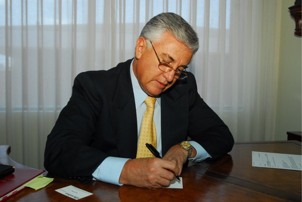 Perspectiva Política para el 2025 1 Dr. Jose Luis Gonzalez Dubon