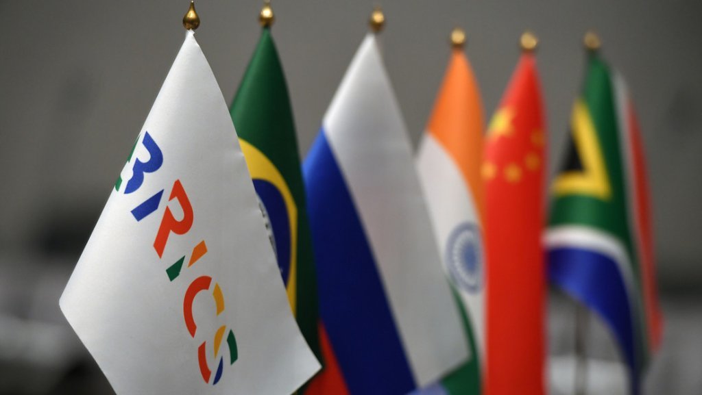 imagen de banderas de piases que conforman el BRICS