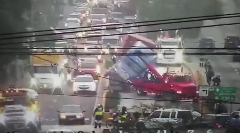 accidente trailer zona 6