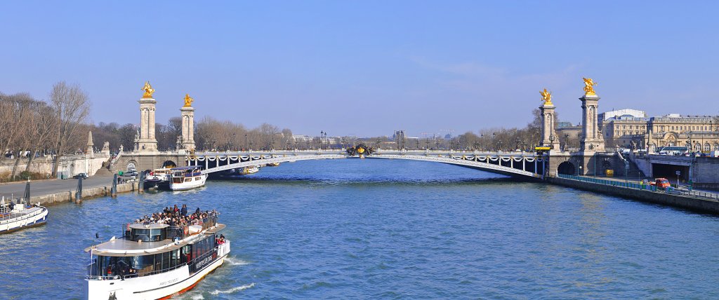 El puente Alejandro III de París 1 Pont Alexandre III seen from the Pont des Invalides 001