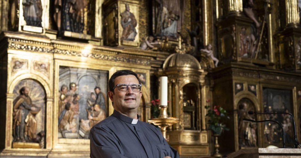 Canonista, sacerdote, cofrade y persona comprometida 1 Fernando Arregui
