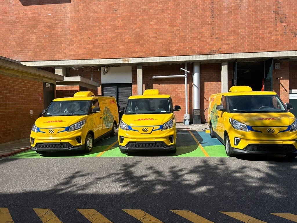 DHL Global Forwarding y Roche Establecen un Histórico Acuerdo Verde en Guatemala: 0% Emisiones 1 Vehiculos Guatemala 2