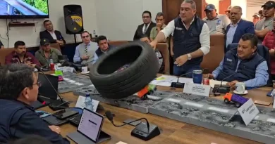 fotografía del narco diputado Luis Aguirre lanzando una llanta.