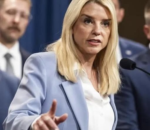 Pam Bondi acusando a Bernardo Arévalo