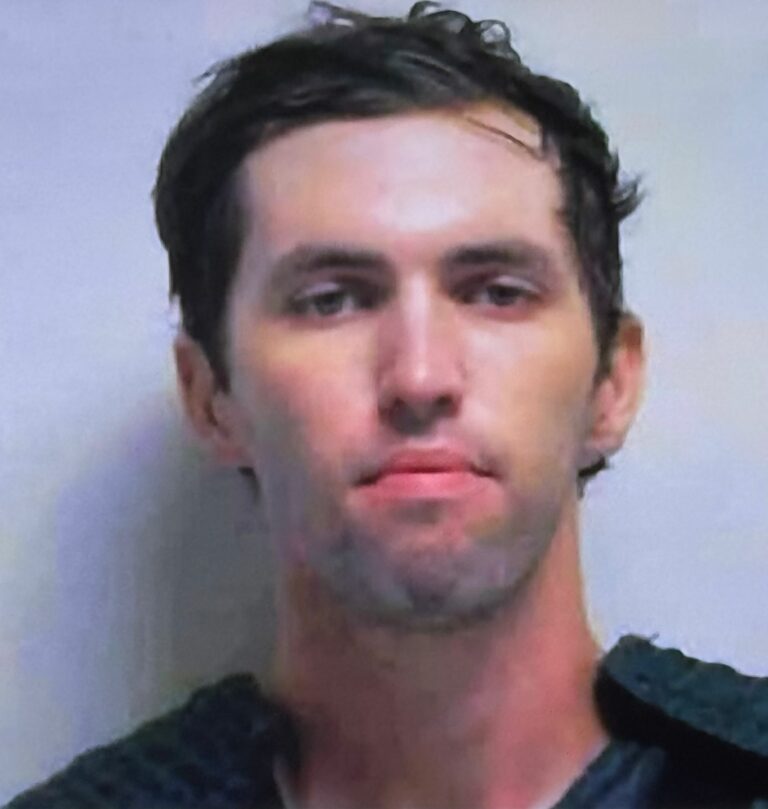 ¿Quién es Tyler Robinson, el acusado de asesinar a Charlie Kirk? Detención, perfil y las pruebas que conmocionan a EE. UU. 2 Tyler Robinson 2
