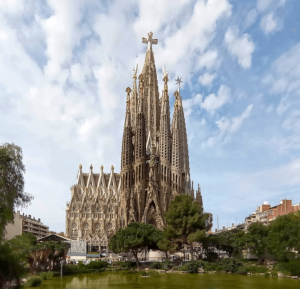 ESPAÑA intenta imponer su relato nacionalista en la visita del Papa a Barcelona 1 image 19