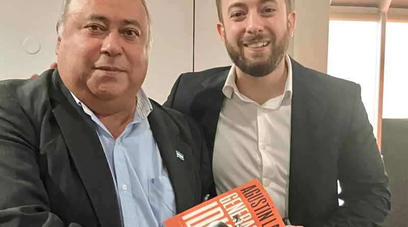 El exilio como trinchera: el lastre de la patria y la lucidez del que se niega a olvidar