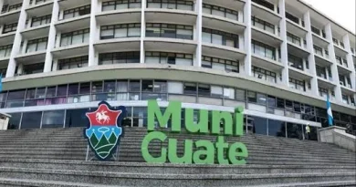 Alcaldes cobran hasta Q110 mil al mes mientras más de 200 municipalidades ocultan sus salarios Fotografía de la municipalidad de Guatemala