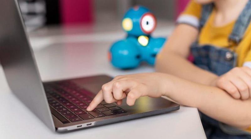 La IA conquista el interés de los niños y plantea nuevos retos para su seguridad digital