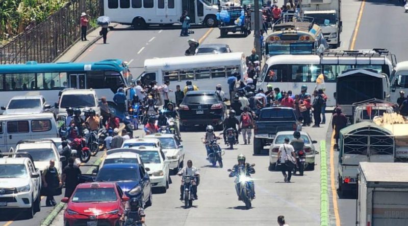 protestas en contra de Arévalo
